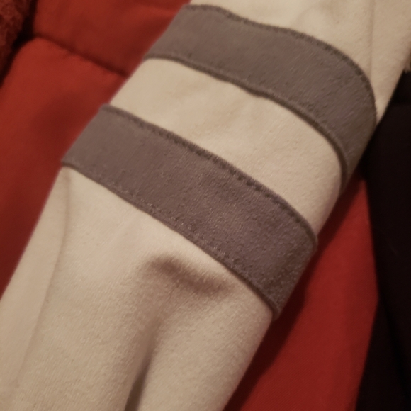 Cute, long sleeve v neck black and white top with gray stripes. X small - Picture 4 of 4